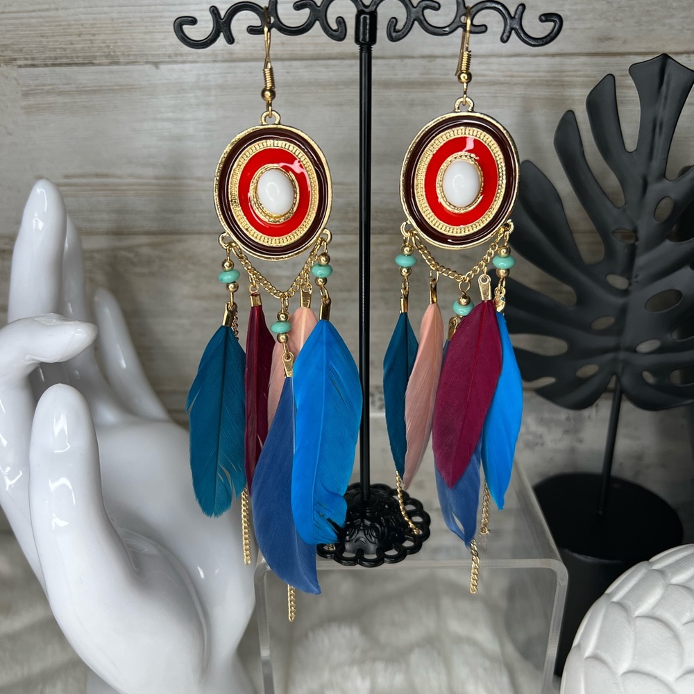 NWT shades of blues & pinks boho feather earrings. - Picture 1 of 6